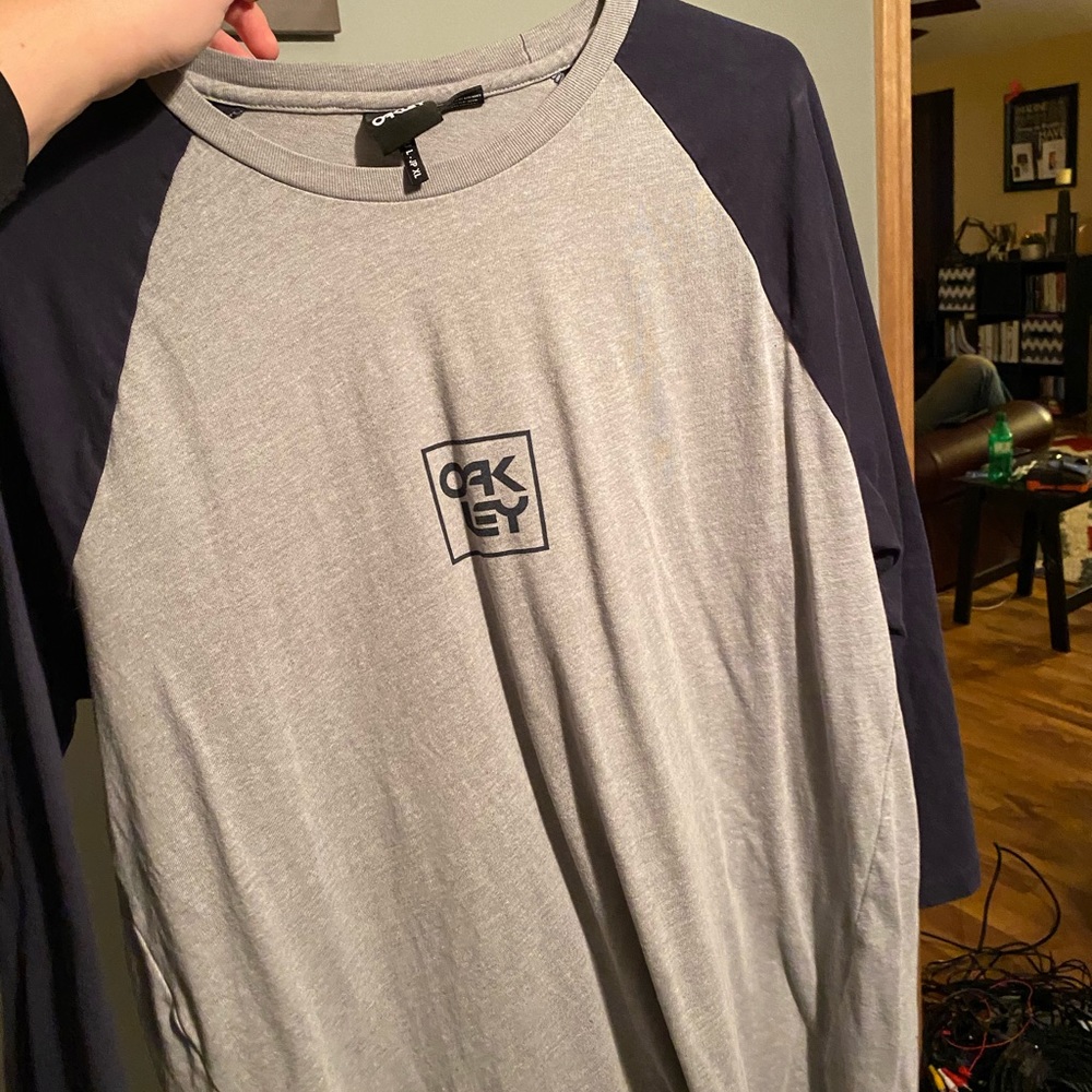 Oakley long sleeve t shirt